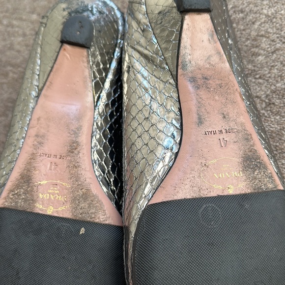 Prada kitten heel loafers size 41 - Picture 9 of 9